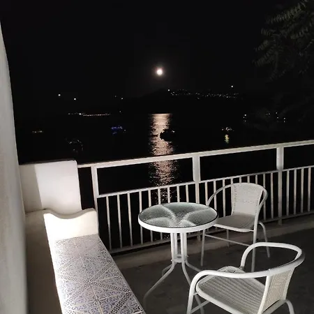 Aeolian Sea House Apartment *