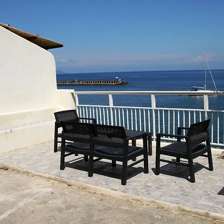Aeolian Sea House Apartment